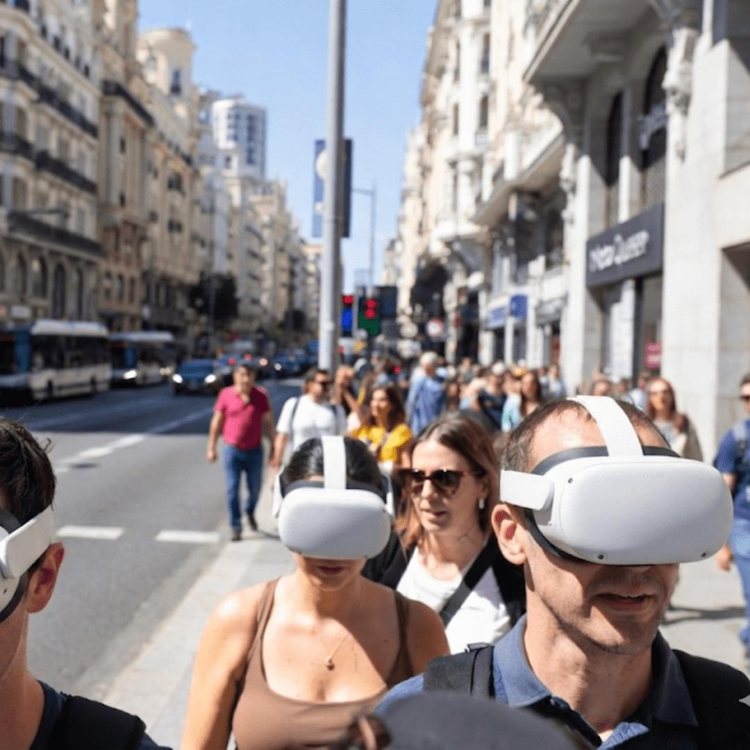 personas-usando-gafas-vr-evento